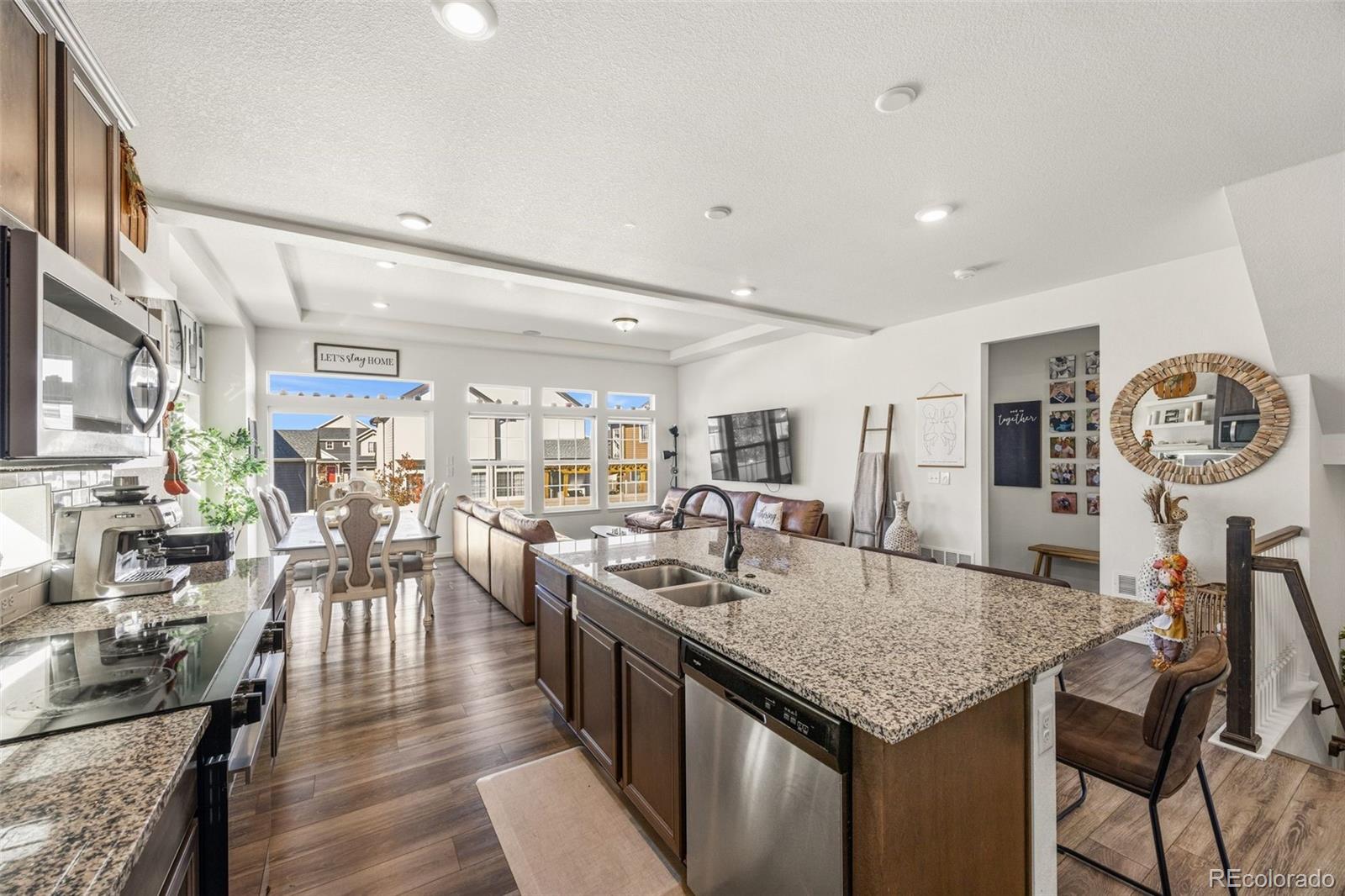 1077 Magnolia Street