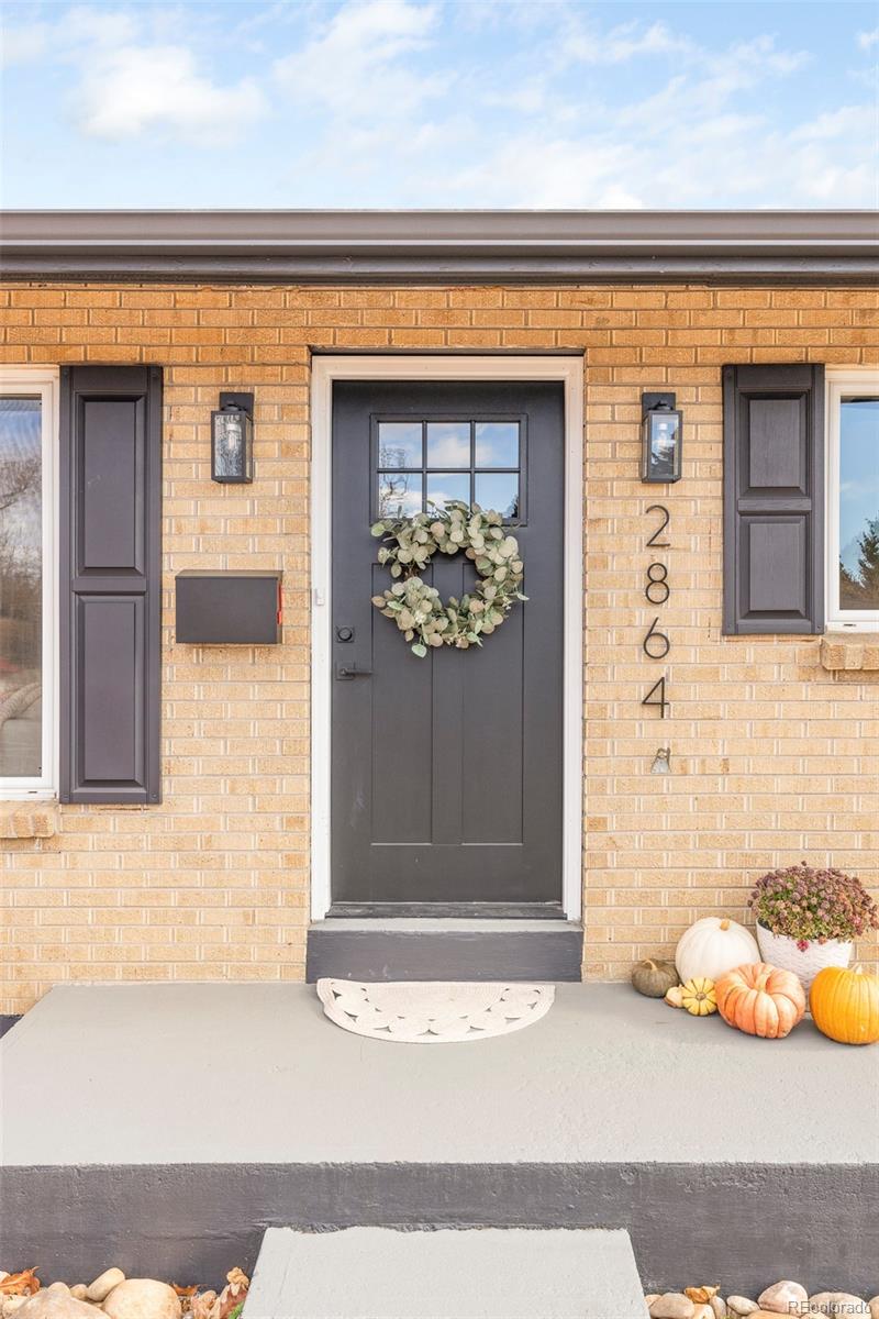 2864 S Raleigh Street