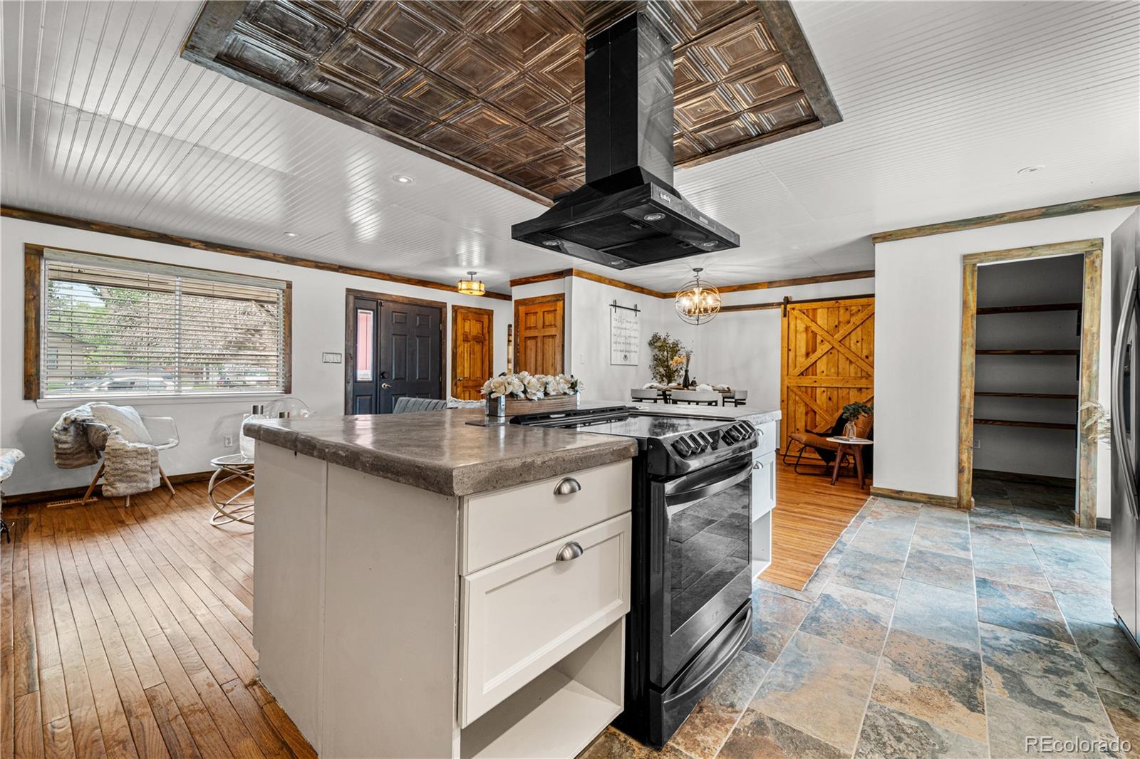 11 MacNaughton Road
