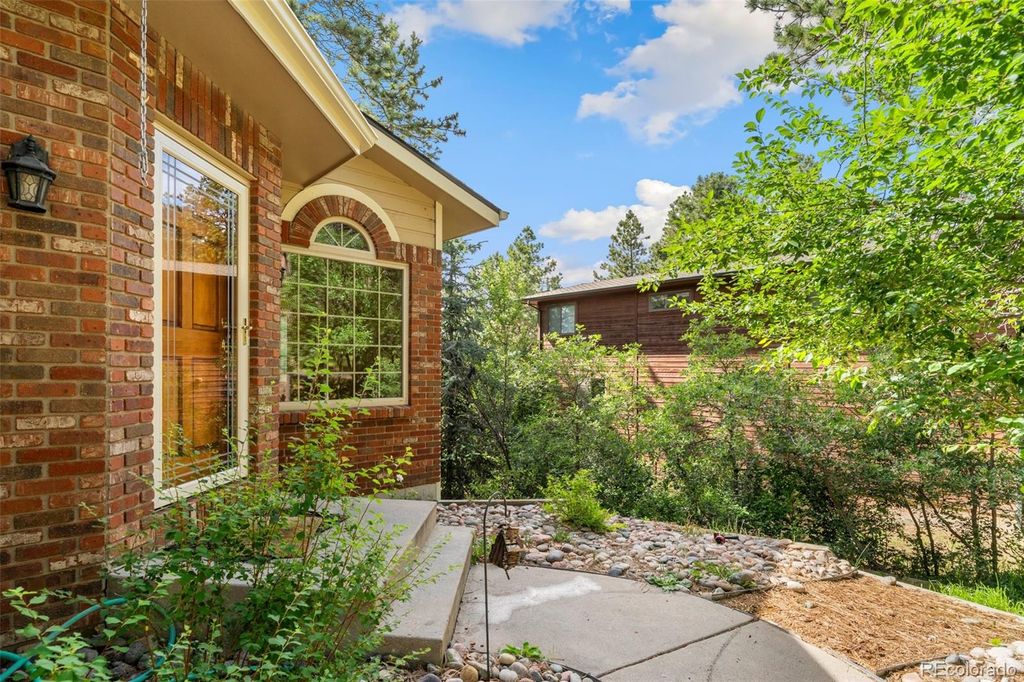 Photo of 18740 Autumn Way, Monument, CO 80132 (MLS # 9668924)