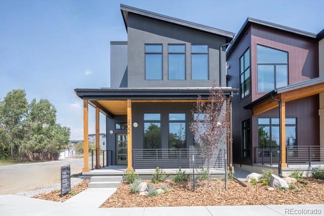 402 E Arkansas Street