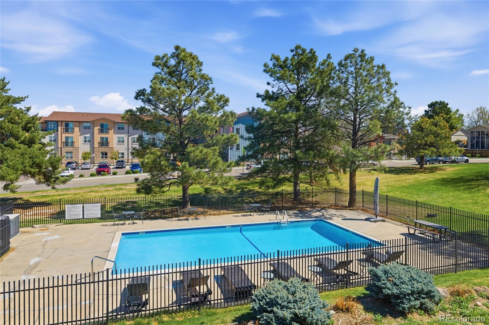 532 Oakwood Drive B207