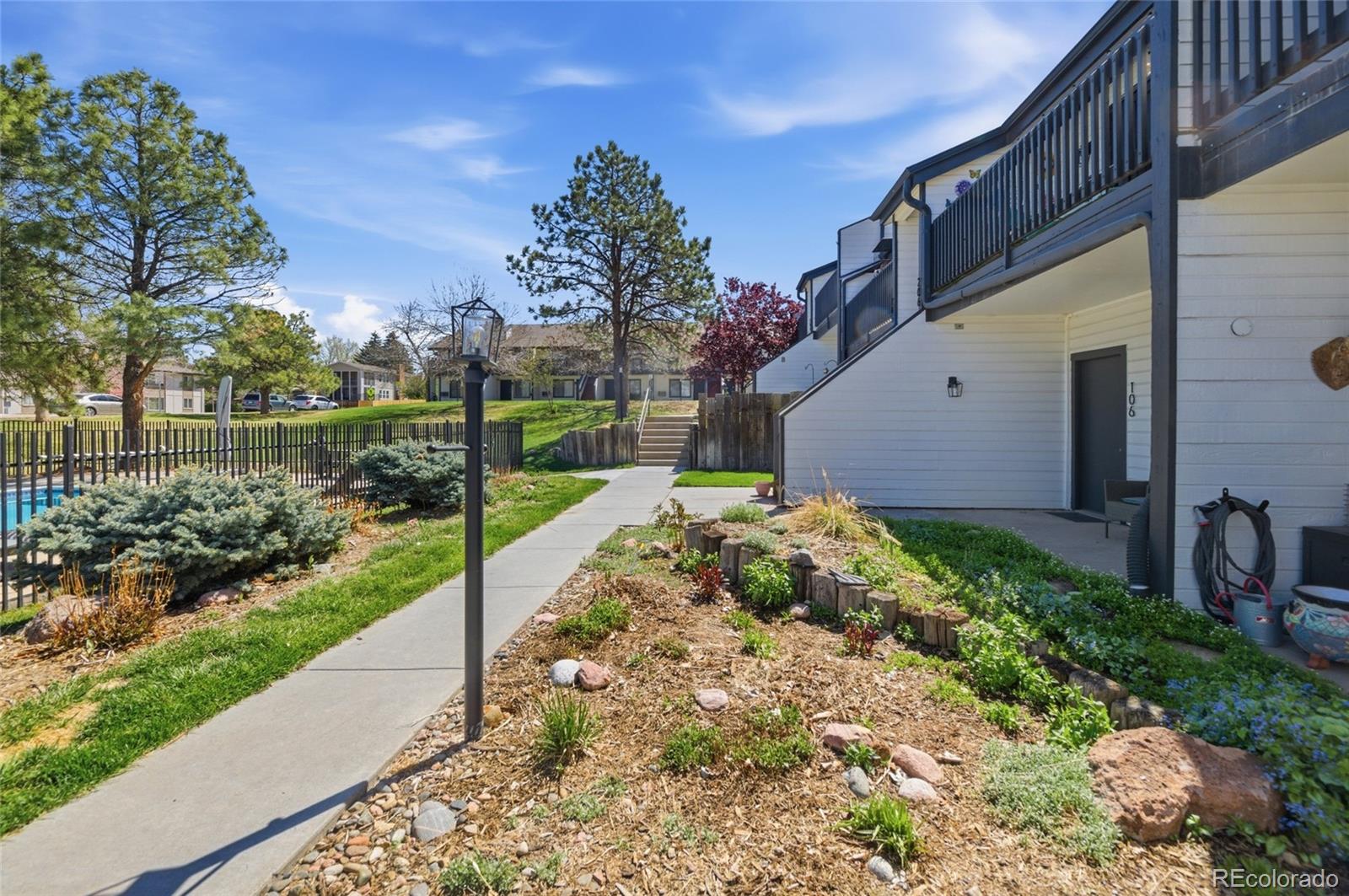 532 Oakwood Drive B207