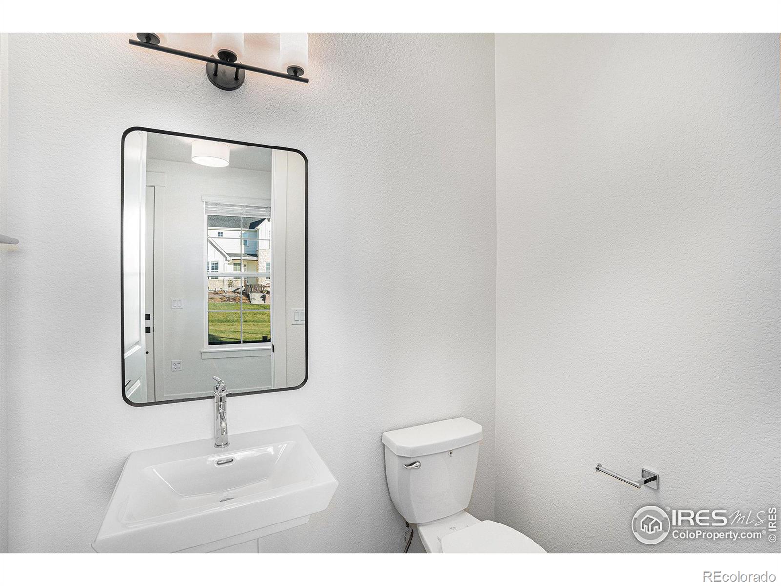 5025 Avon Avenue, Loveland, CO, 80538 4 5025 Avon Avenue