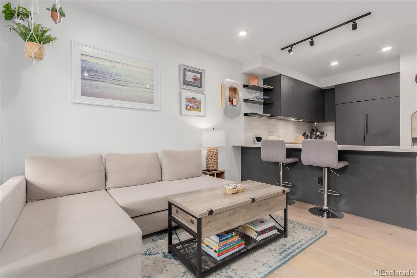 1601 Park Avenue 303