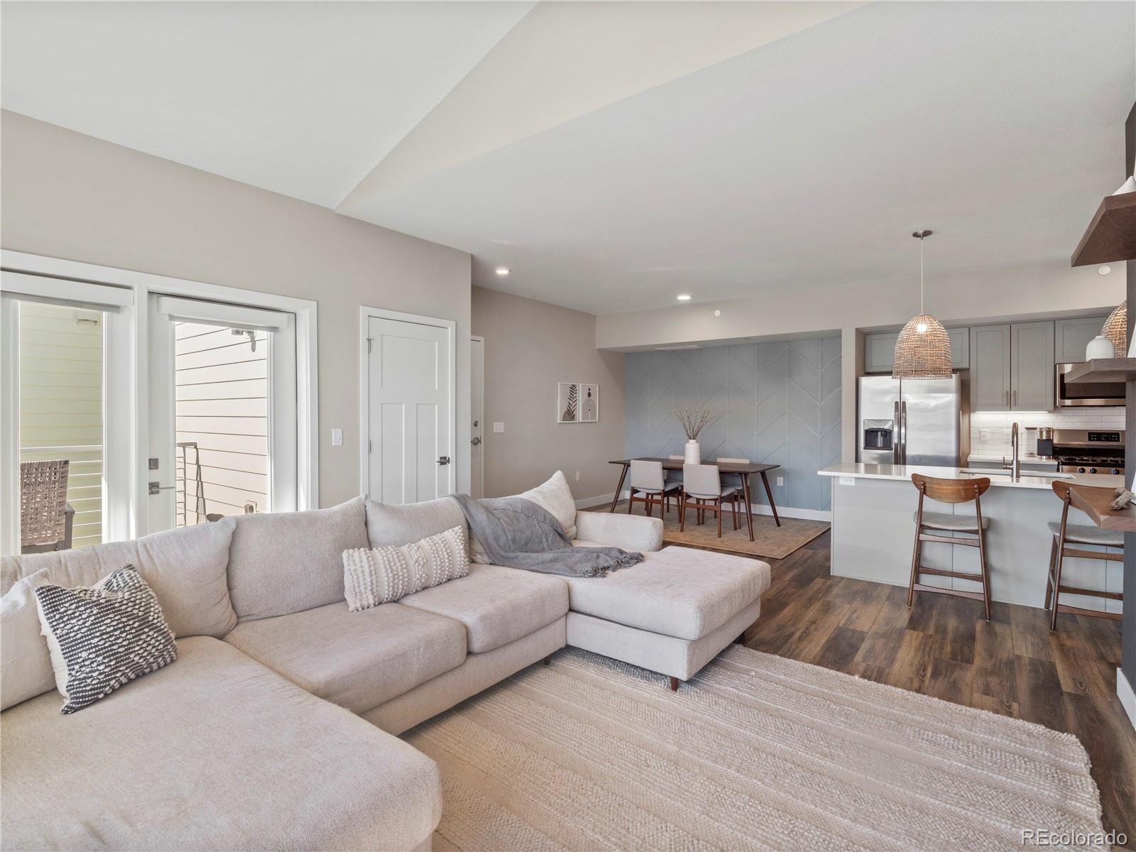 210 S Cherrywood Drive 303