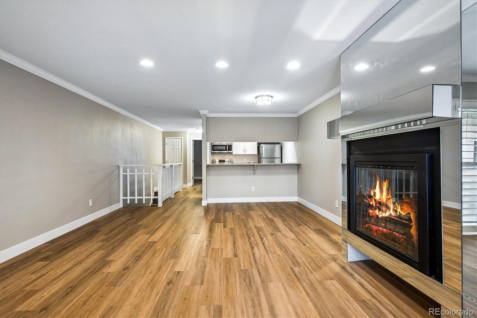 1180 S Monaco Parkway 5