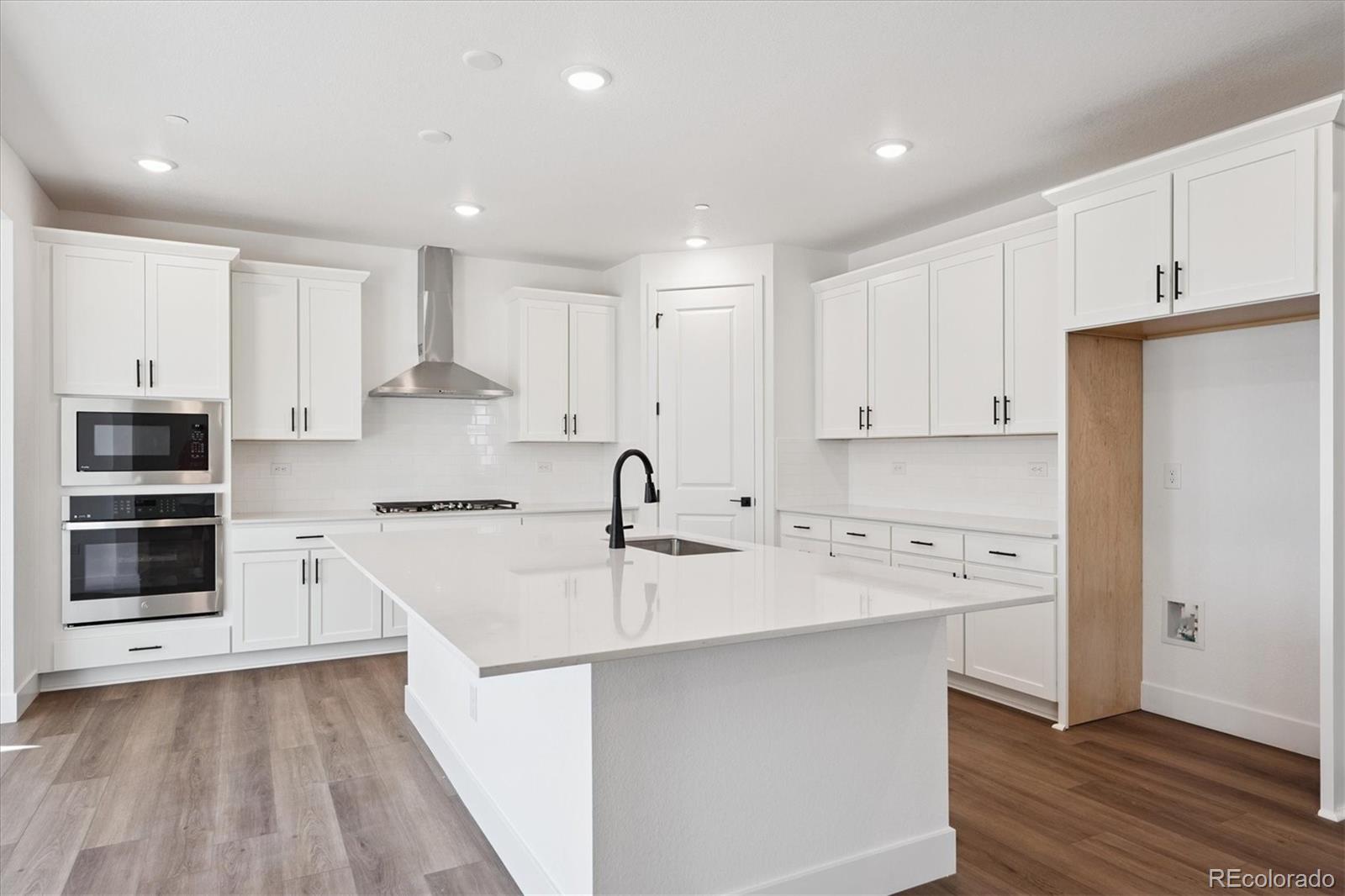 2657 Mondt Lane