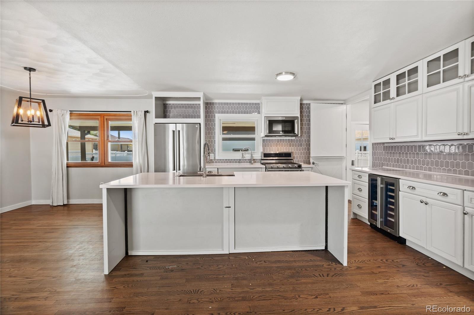 741 S 6th Avenue