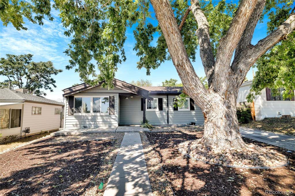 Photo of 85 S Winona Court, Denver, CO 80219 (MLS # 4566393)