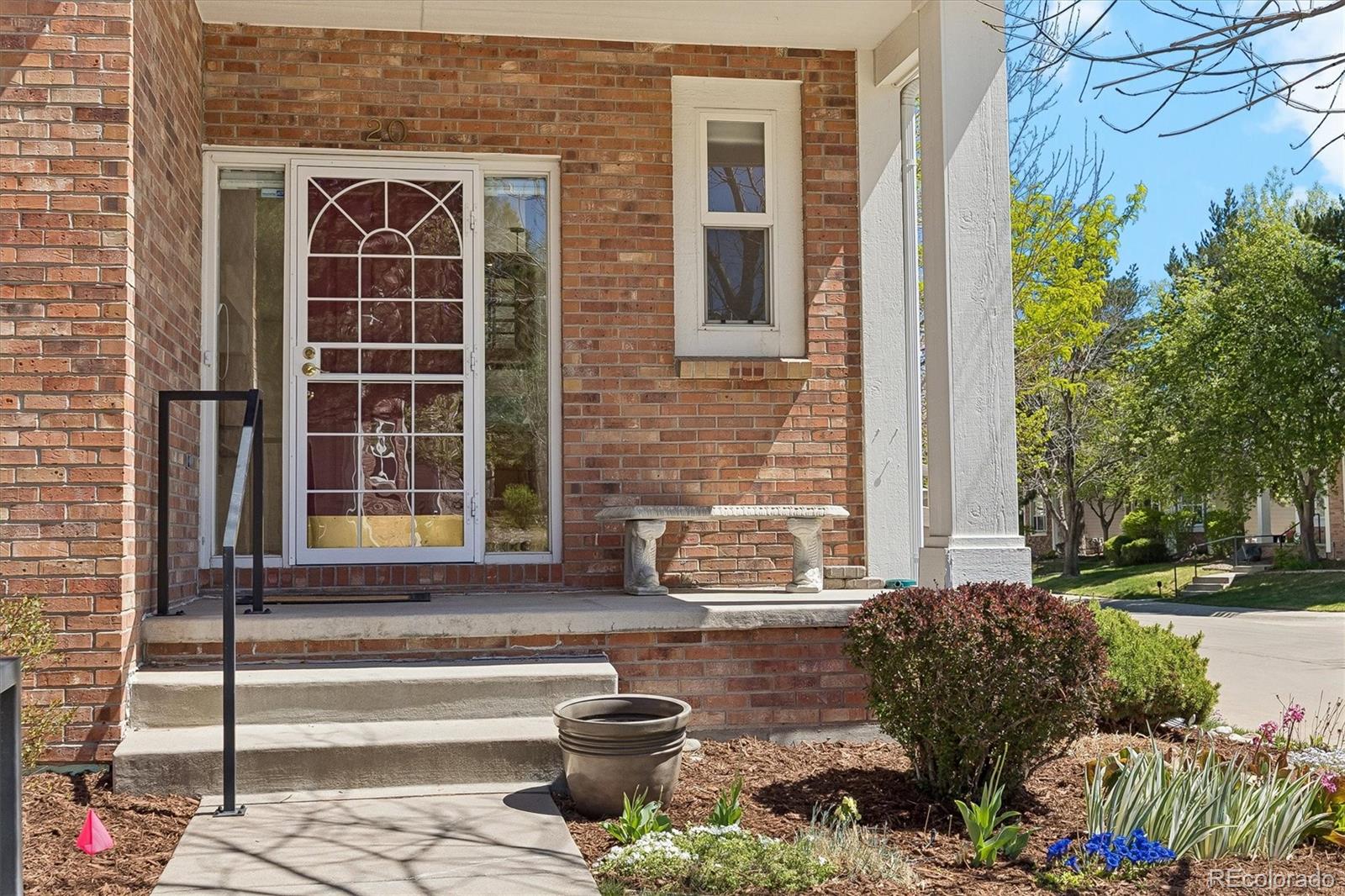 1011 S Valentia Street 20