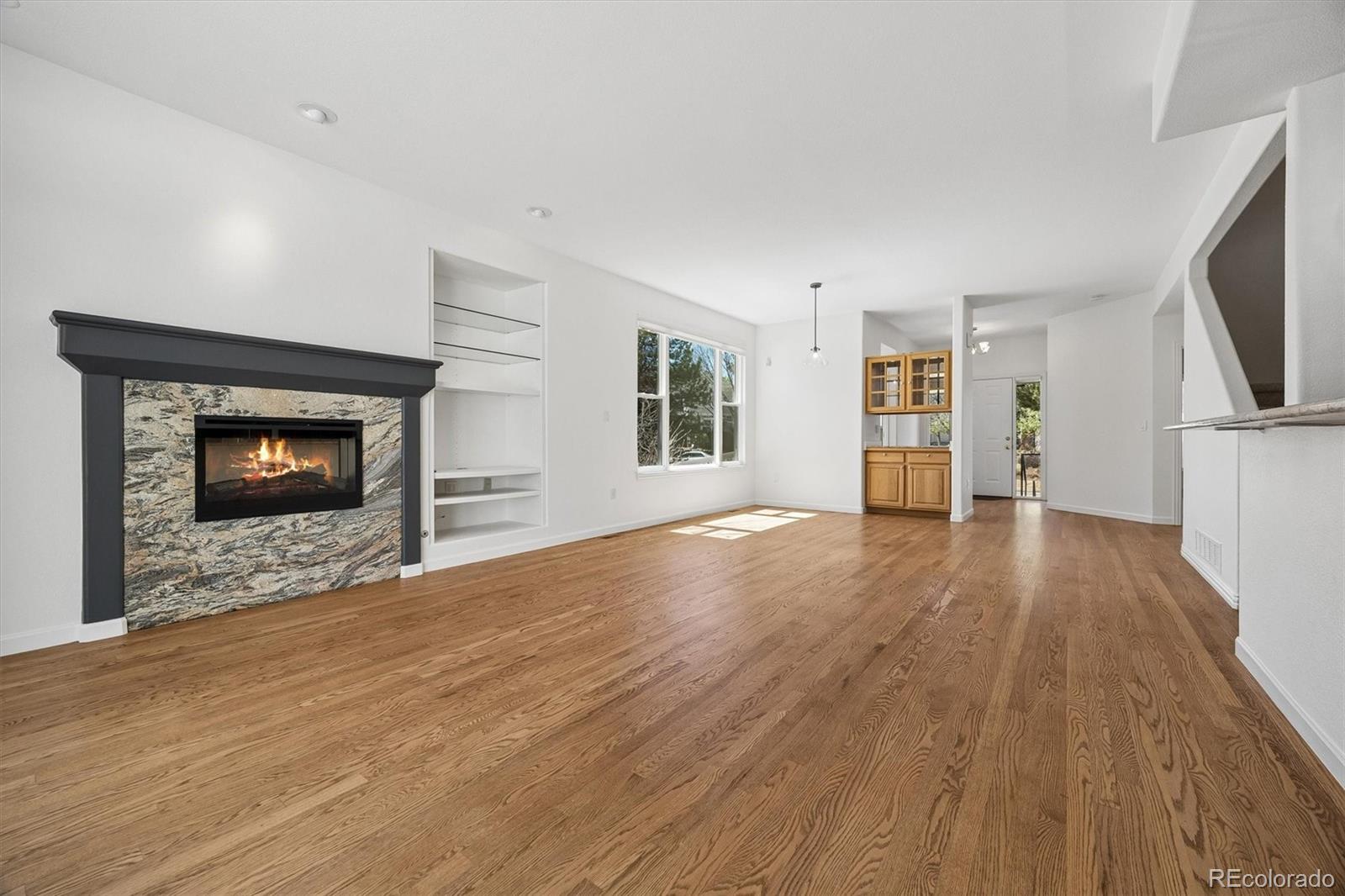 1011 S Valentia Street 20