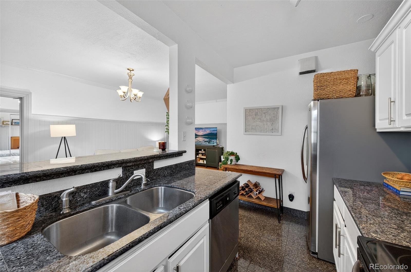 1376 N Pearl Street 203