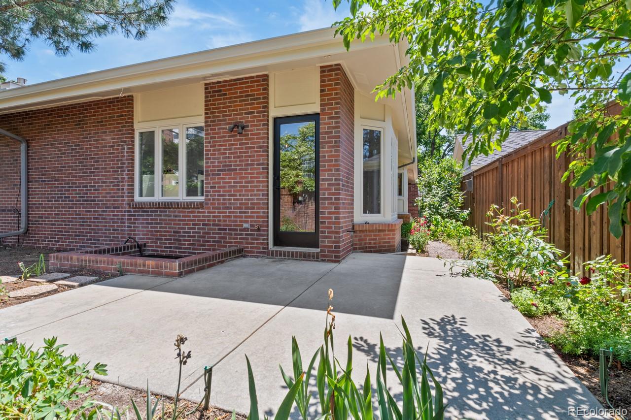 2552 E Alameda Avenue 92