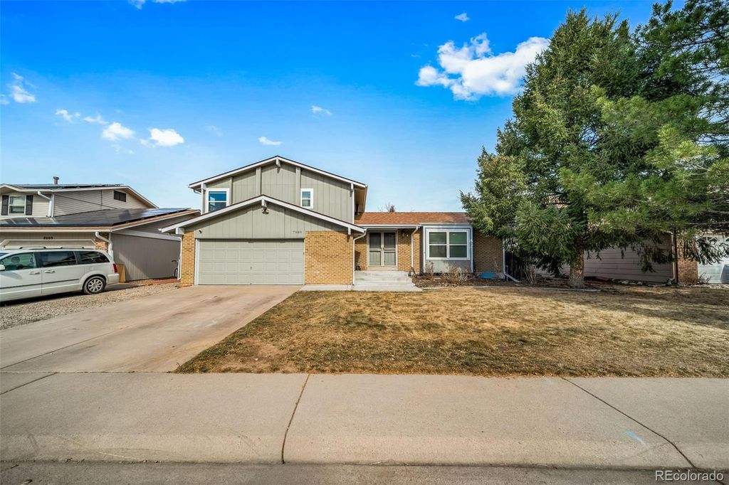 Photo of 7989 W Fremont Avenue, Littleton, CO 80128 (MLS # 3689891)