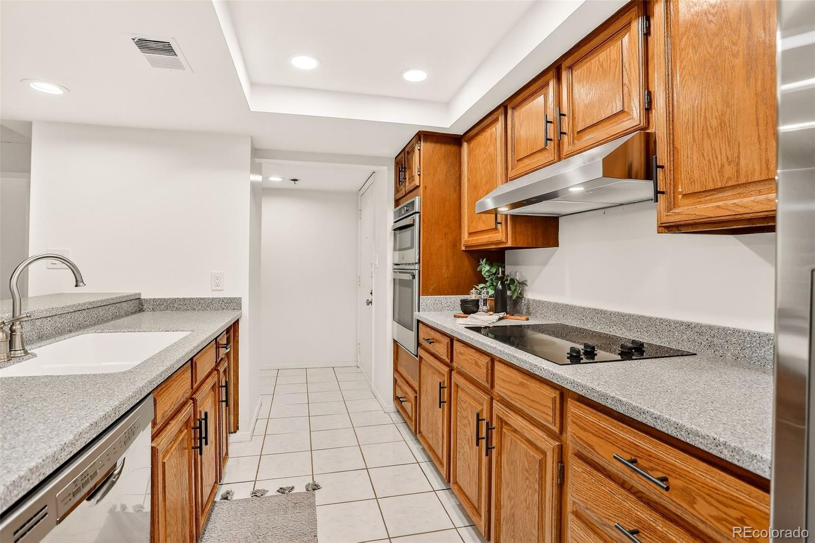 7000 E Quincy Avenue 302