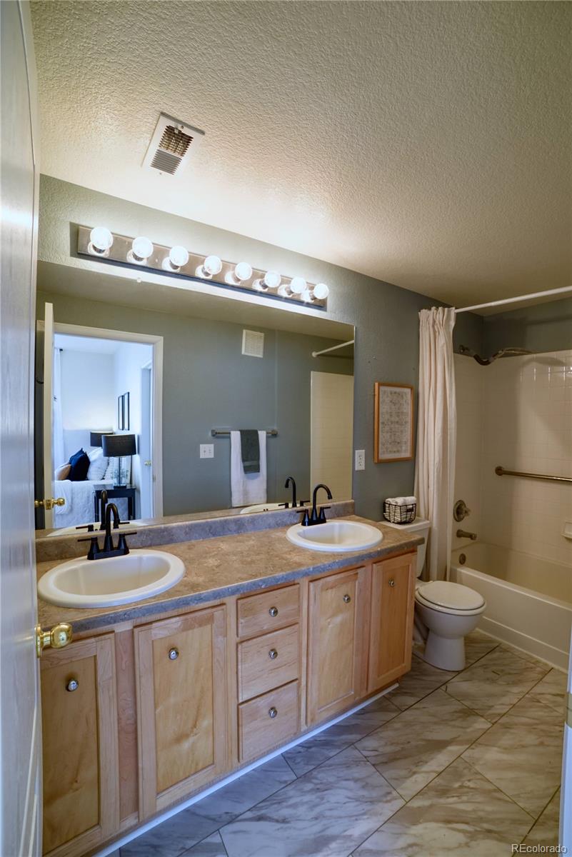 10336 W 55th Place 202