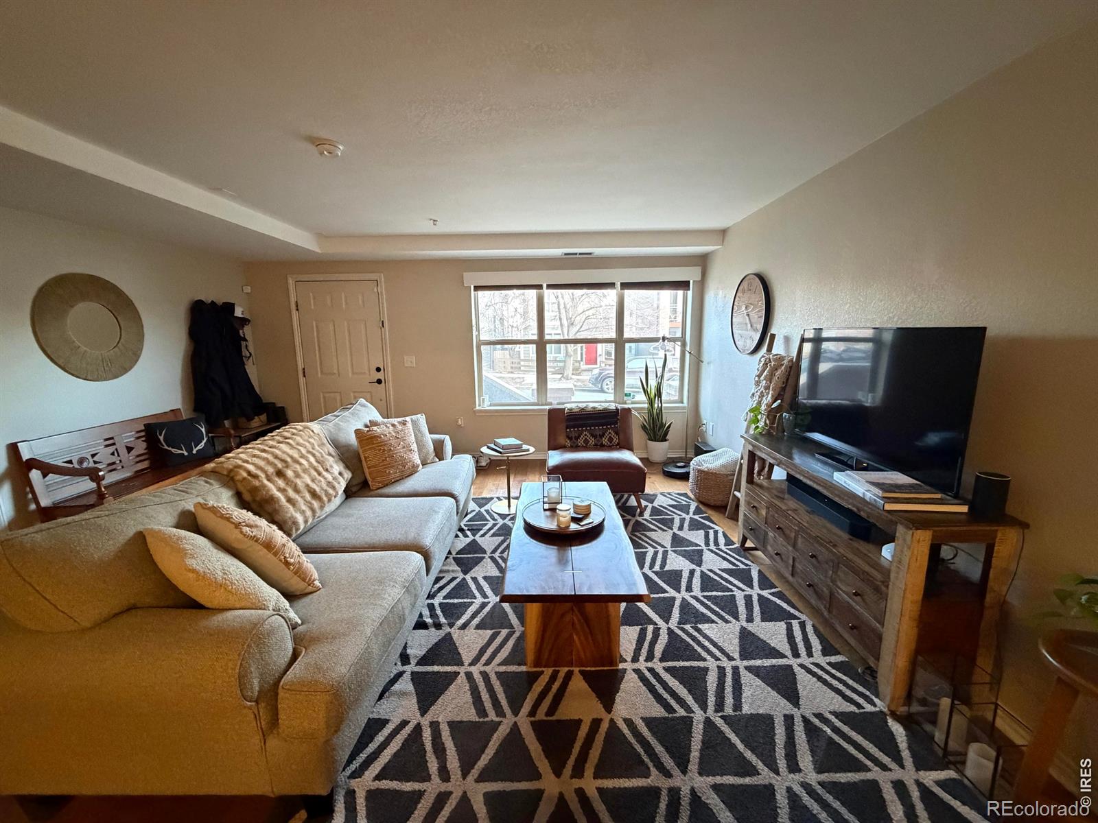 2901 Wyandot Street 5