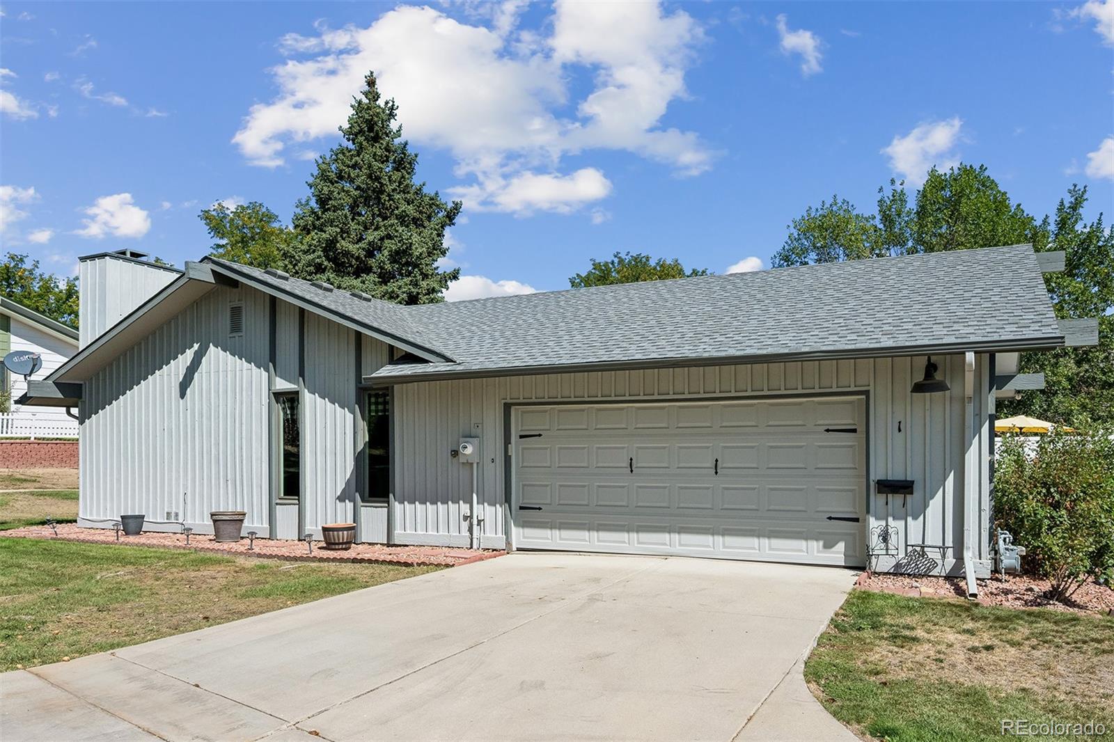 1 Douglas Drive N