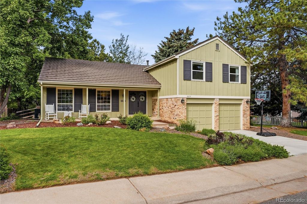Photo of 6634 E Easter Place, Centennial, CO 80112 (MLS # 9827825)