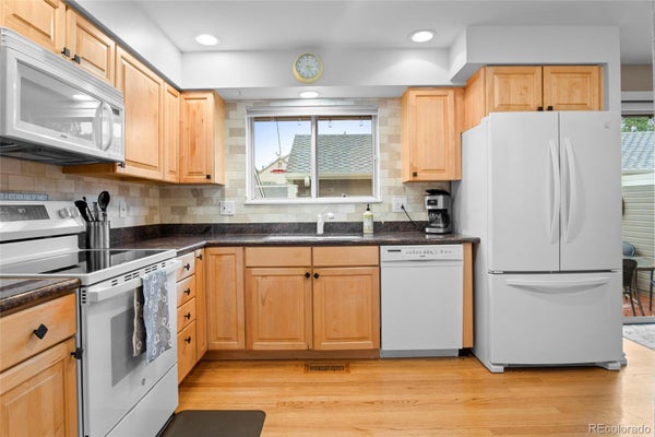 6926 E BRIARWOOD DR, CENTENNIAL, CO 80112 - Image 9cb2f530187cd72b127d57e4c278b3a5/541069144