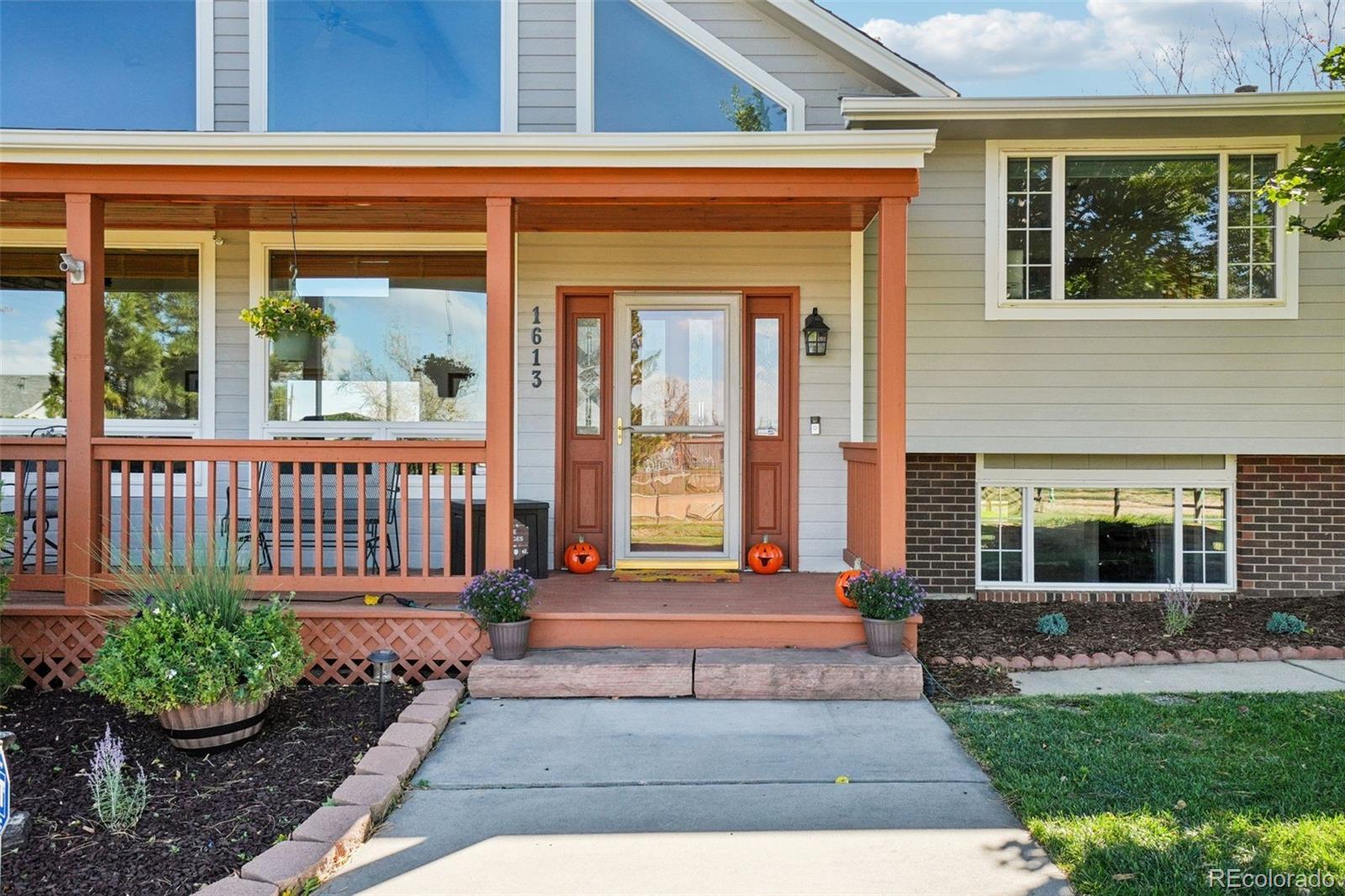 1613 Horseshoe Circle