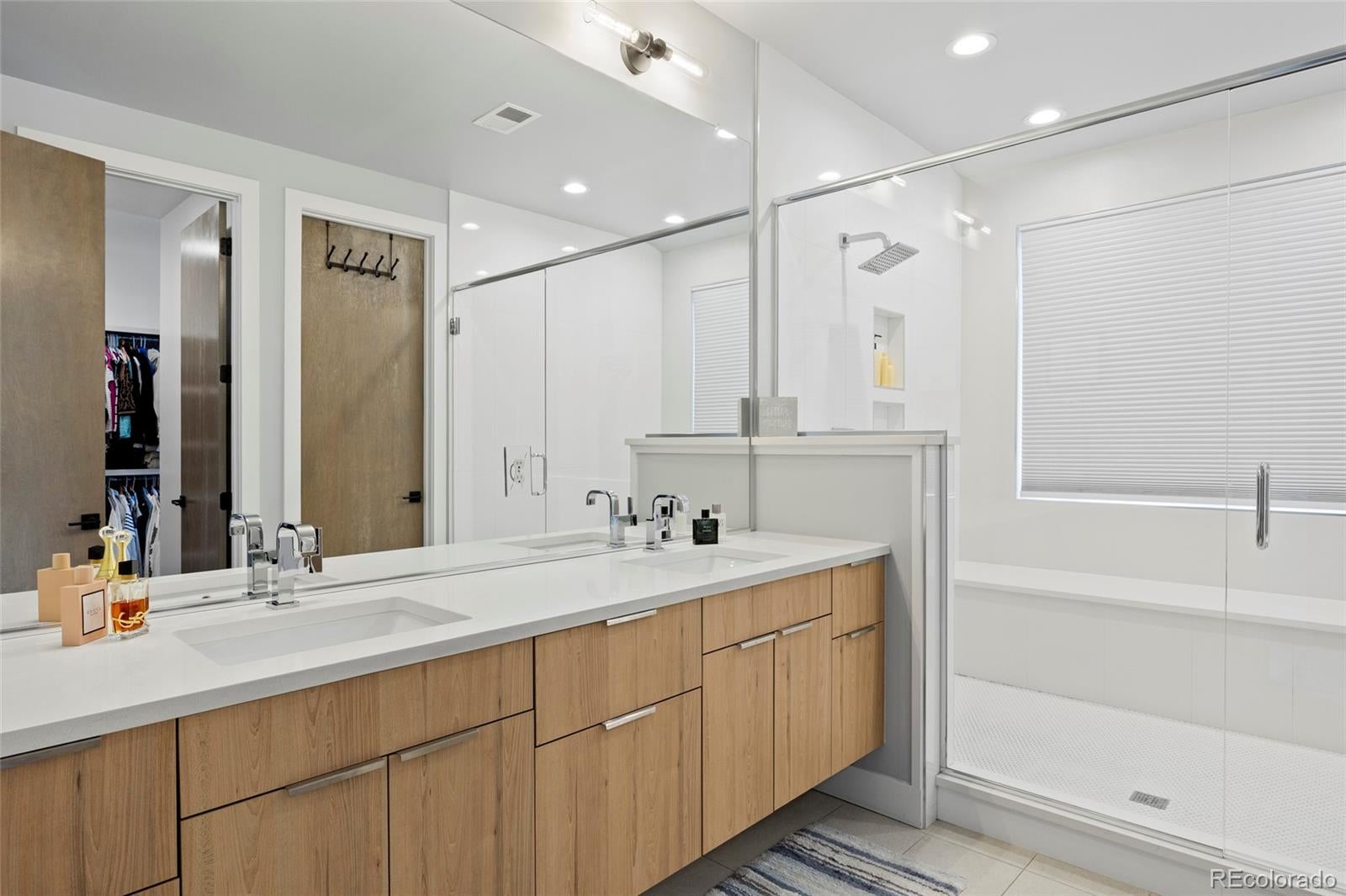 3083 S Cherry Way, Denver, CO, 80222, USA, 5 Bedrooms Bedrooms, ,4 BathroomsBathrooms,Residential,Active,3083 S Cherry Way,8790613