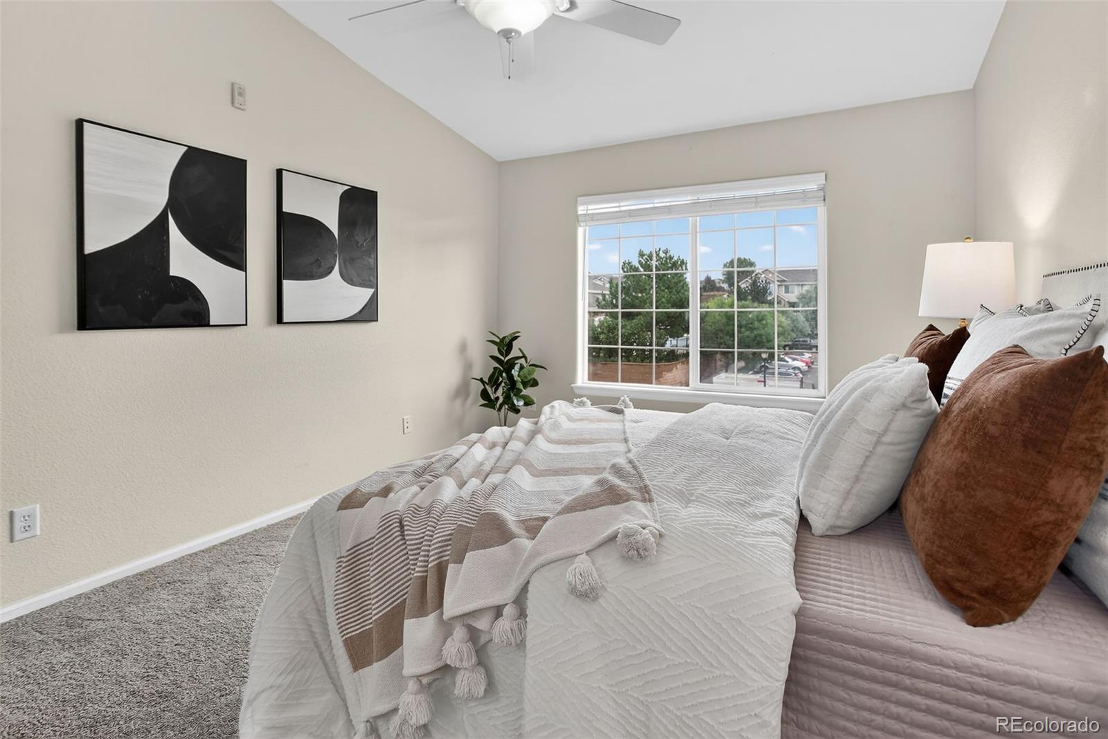 479 Black Feather Loop 311