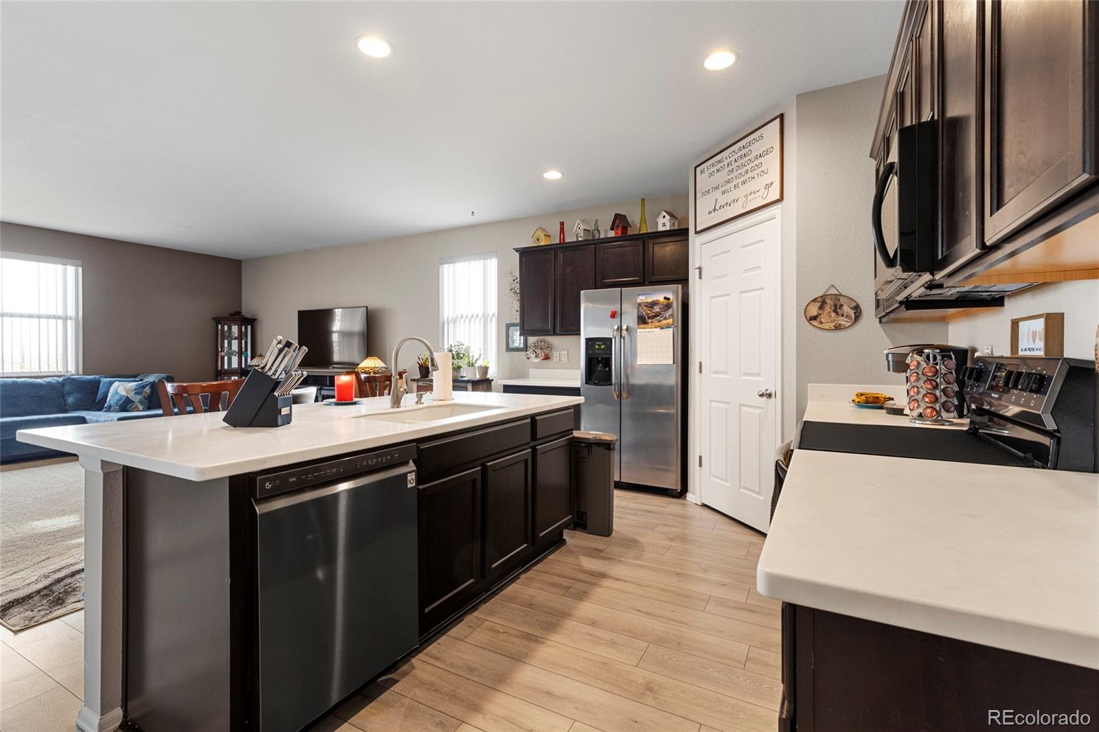 13648 Valentia Street