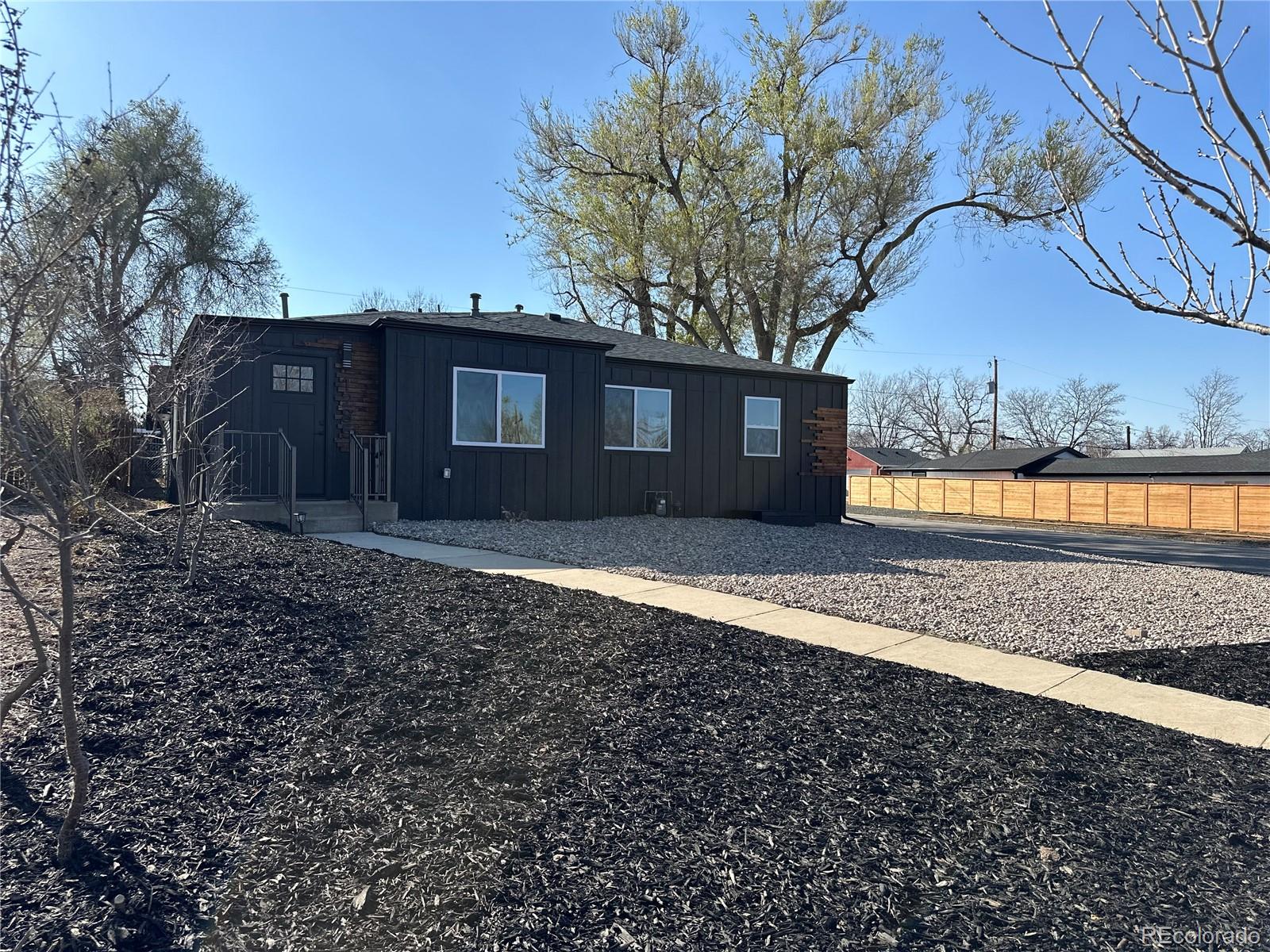 1285 Roslyn Street, Denver, CO, 80220 3 1285 Roslyn Street