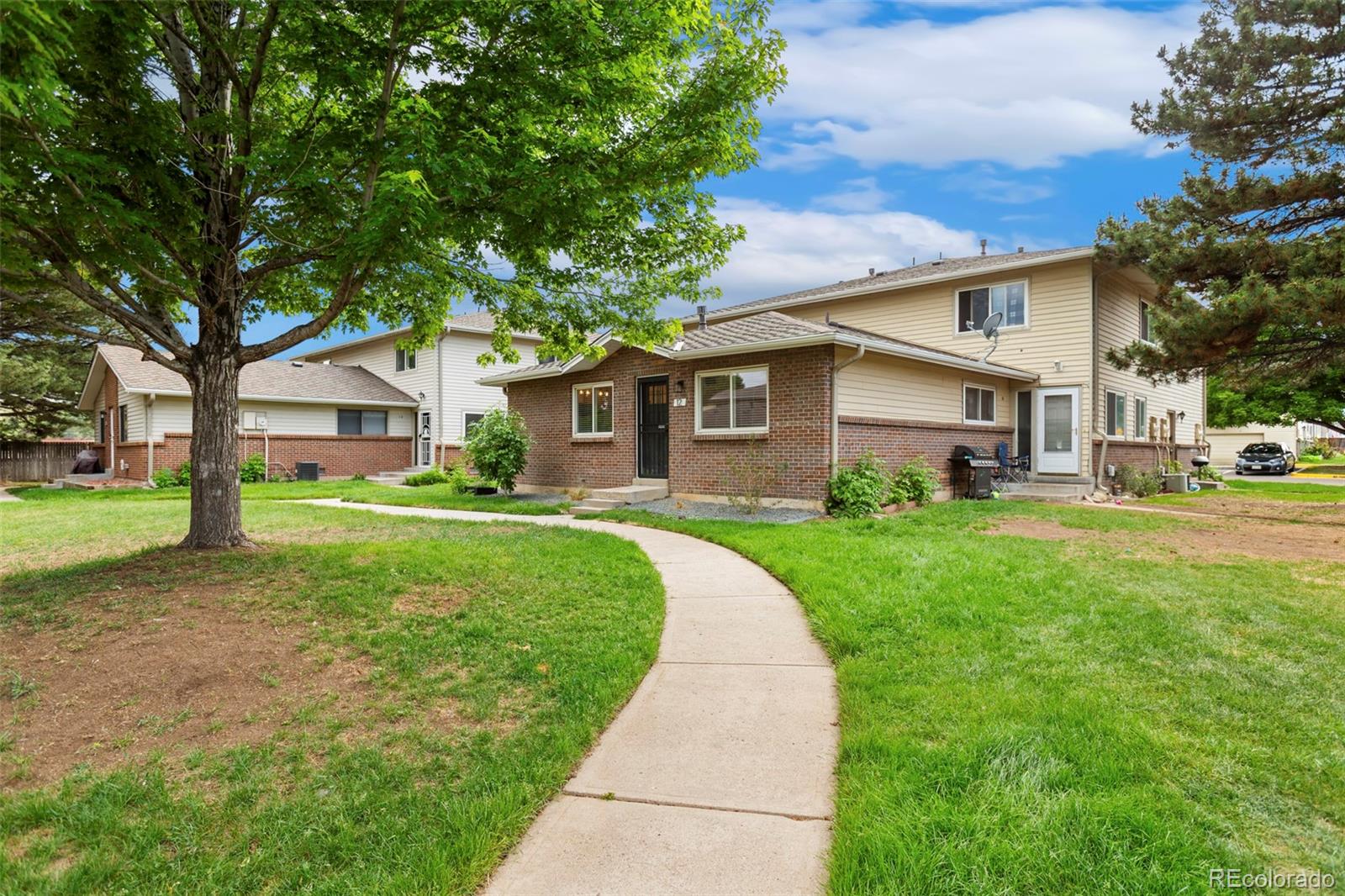 3354 S Flower Street 12