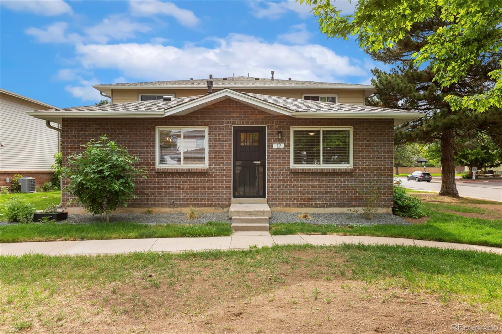 3354 S Flower Street 12