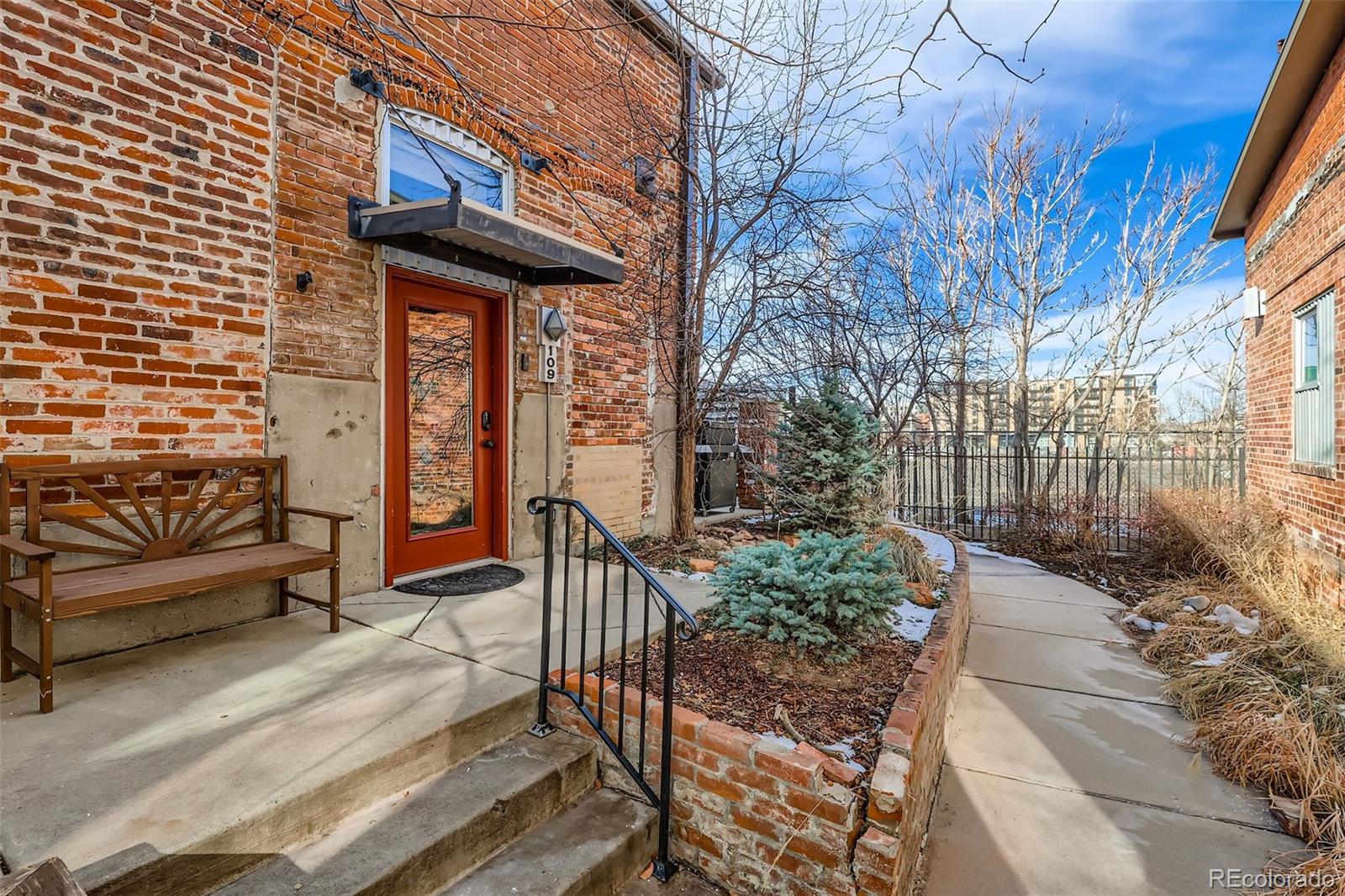 3033 Blake Street 109