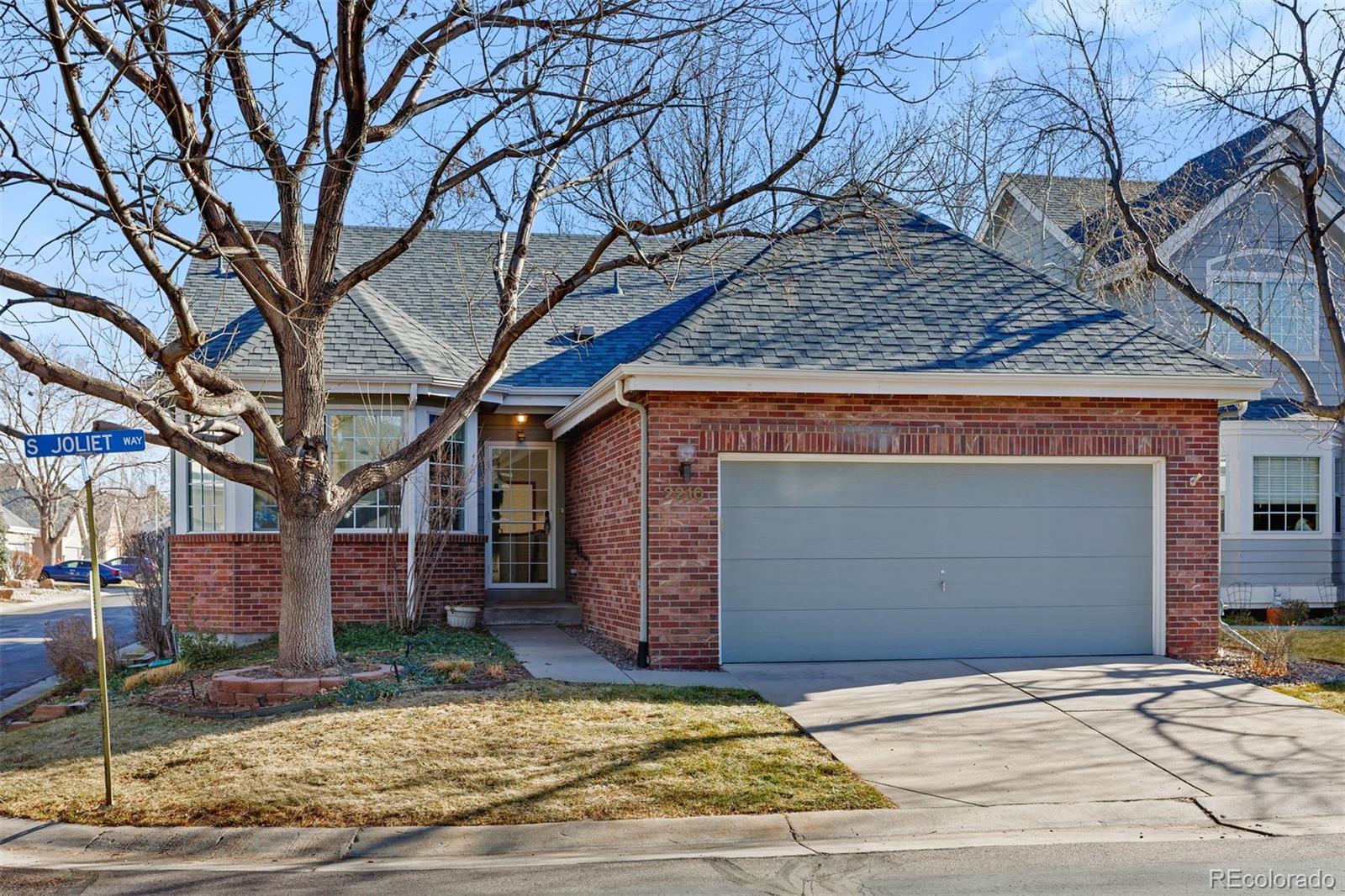 2210 S Joliet Way