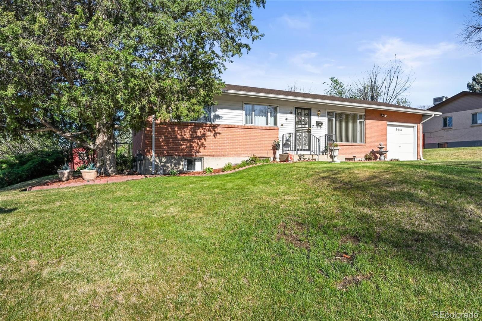 3061 S Mabry Court
