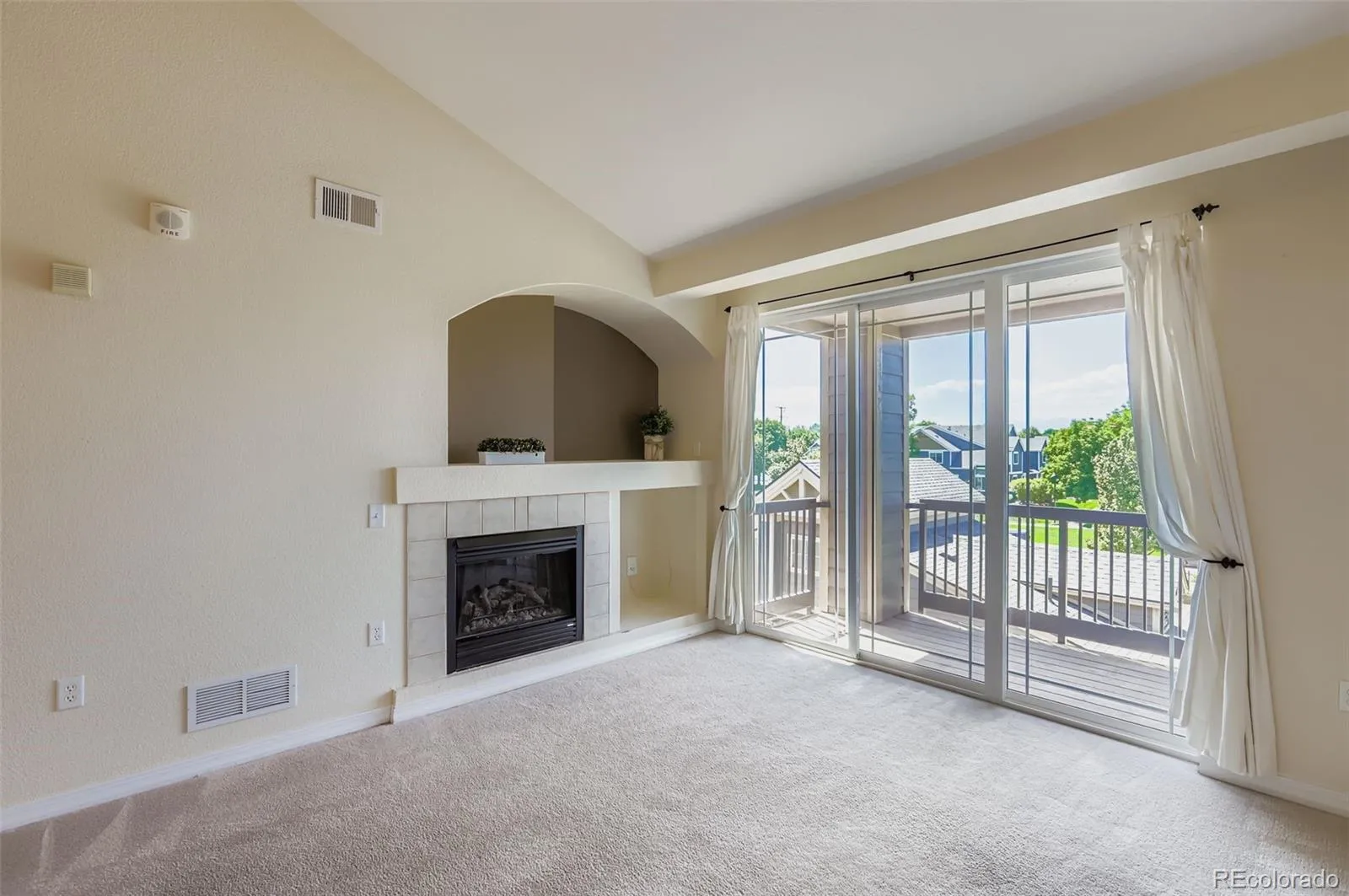 Longmont, Colorado 80504, United States, 2 Bedrooms Bedrooms, ,2 BathroomsBathrooms,Residential,Active,195555