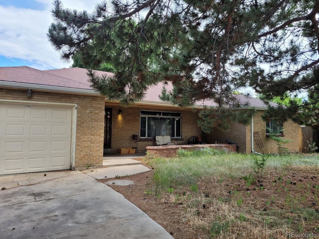 Photo of 2110 Vance Street, Lakewood, CO 80214 (MLS # 7136111)