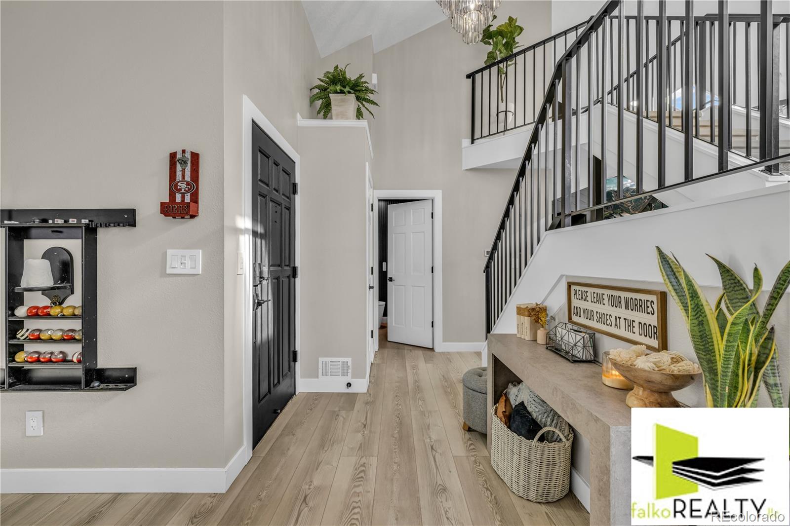 8350 Lightening View Drive