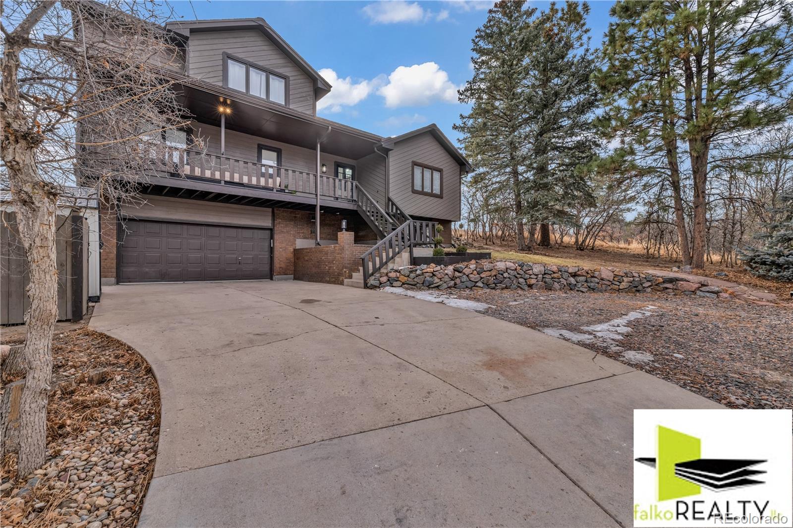 8350 Lightening View Drive