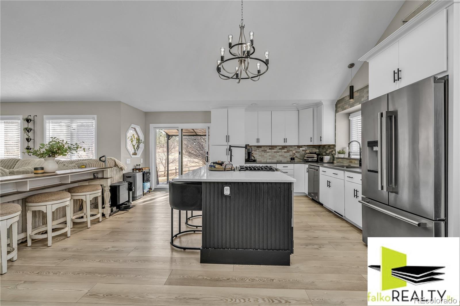 8350 Lightening View Drive