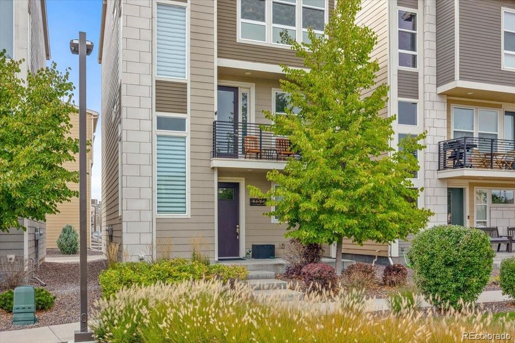 Photo of 15882 E Broncos Place, Englewood, CO 80112 (MLS # 9172840)