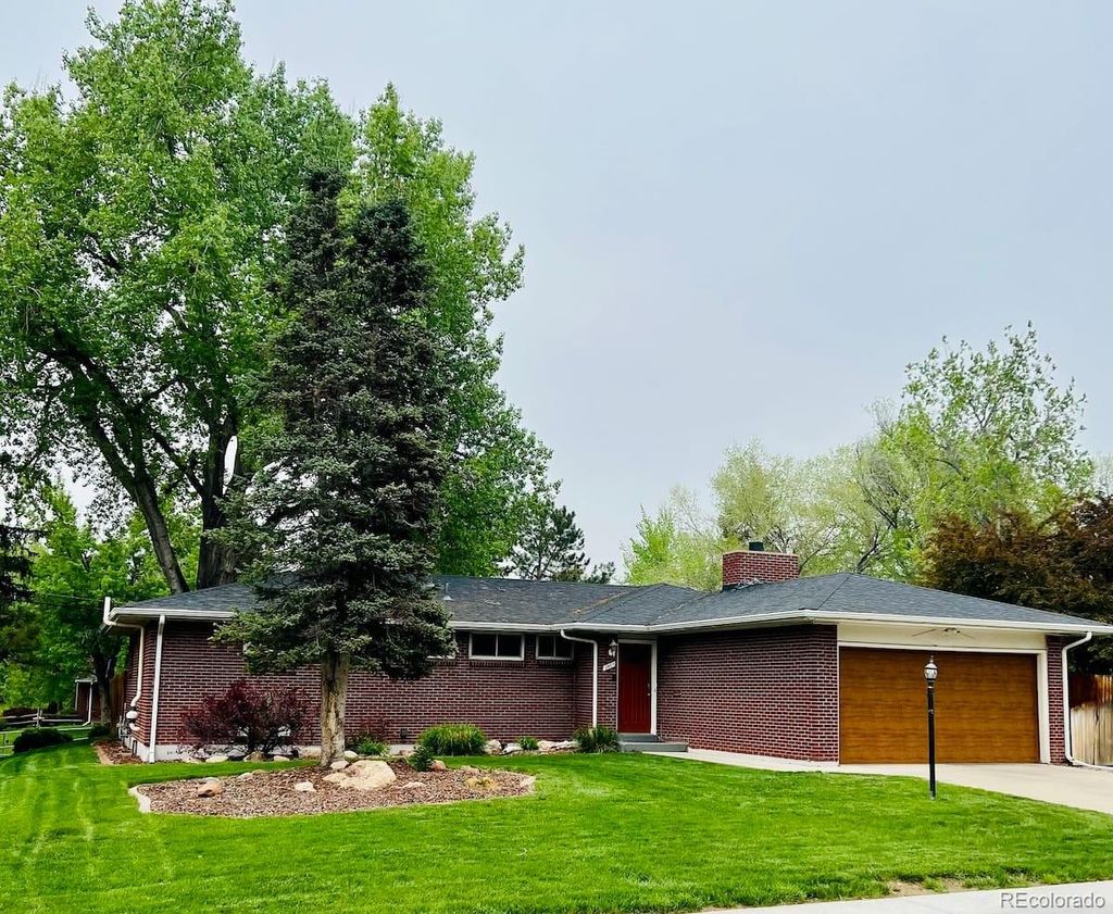 Photo of 2907 E Euclid Place, Centennial, CO 80121 (MLS # 6992502)