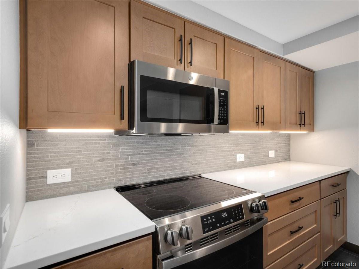 21640 US Highway 6 2121