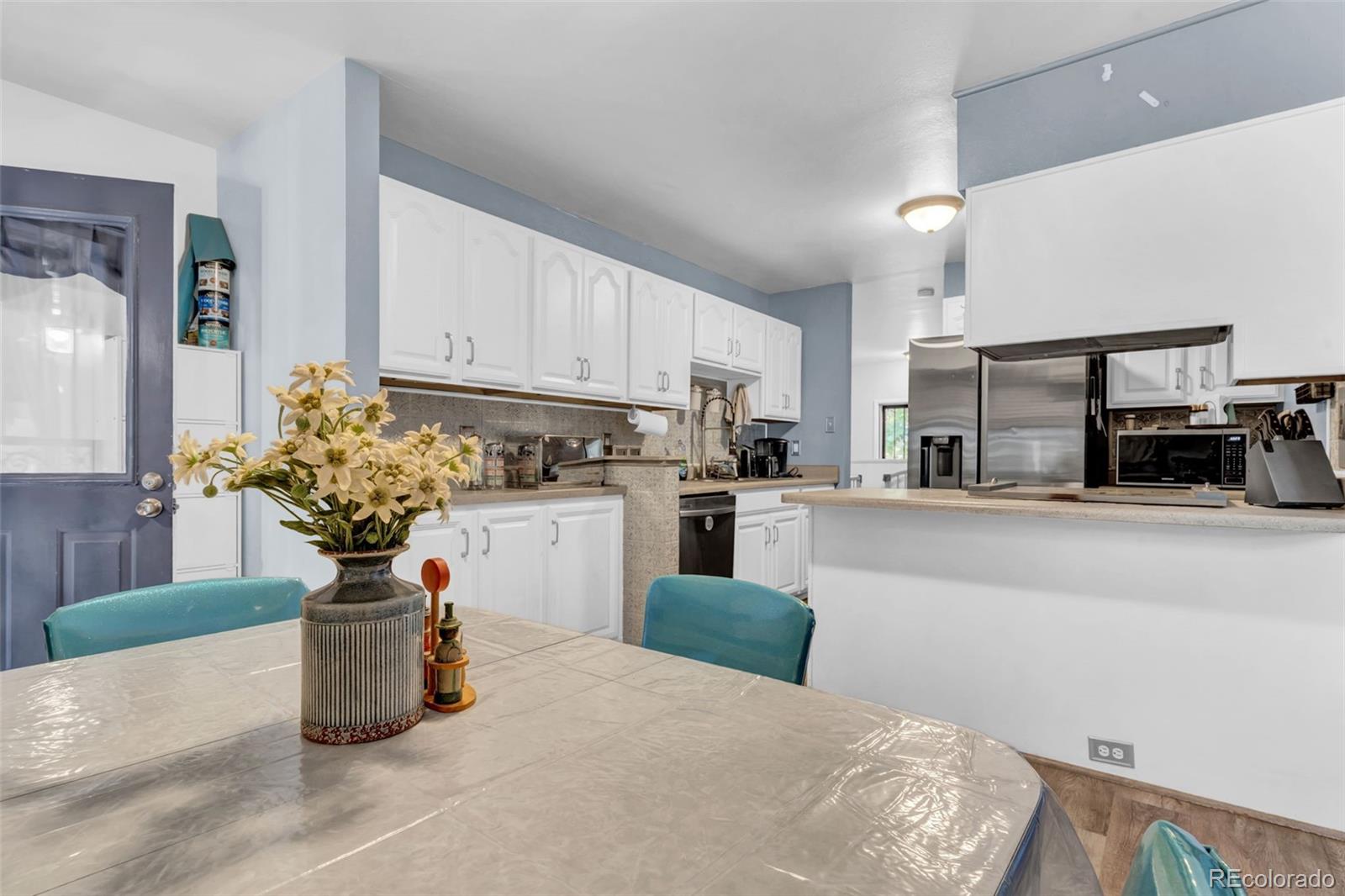 2540 S Deframe Street, Lakewood, CO, 80228 3 2540 S Deframe Street