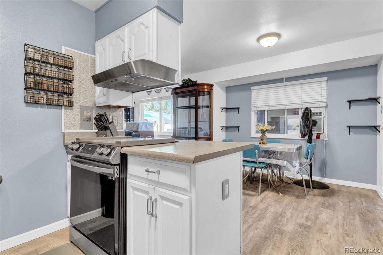 2540 S Deframe Street, Lakewood, CO, 80228 4 2540 S Deframe Street