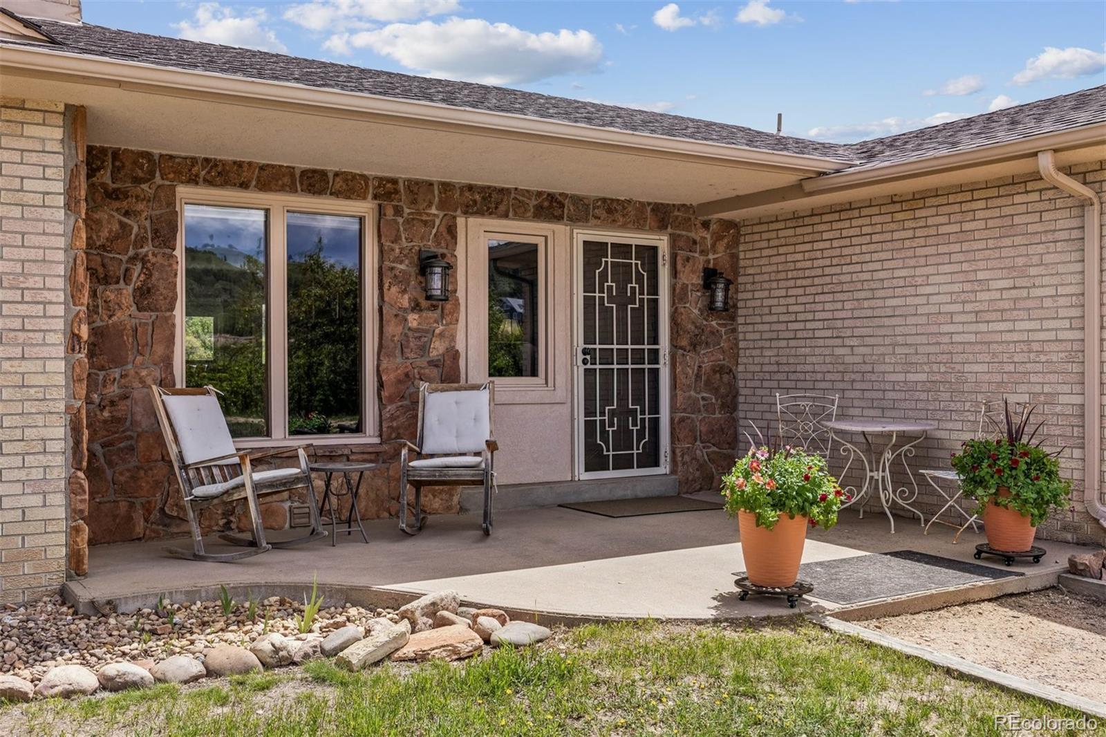 6610 Meadowbrook Lane