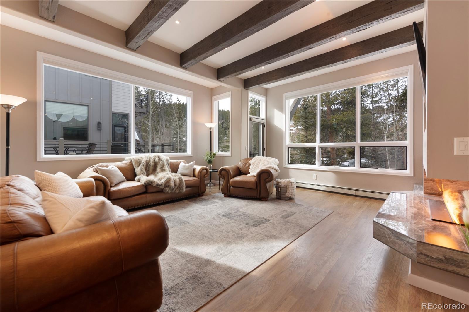 818 Broken Lance Drive