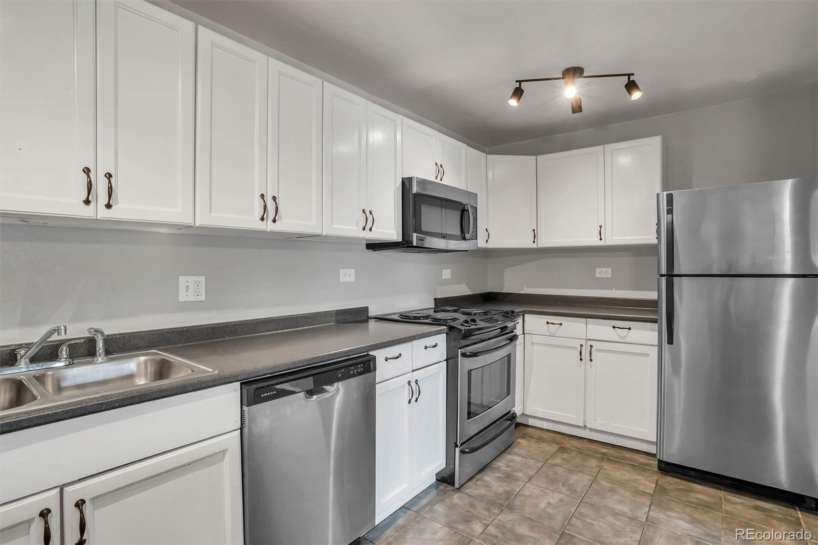 10211 Ura Lane 4-201