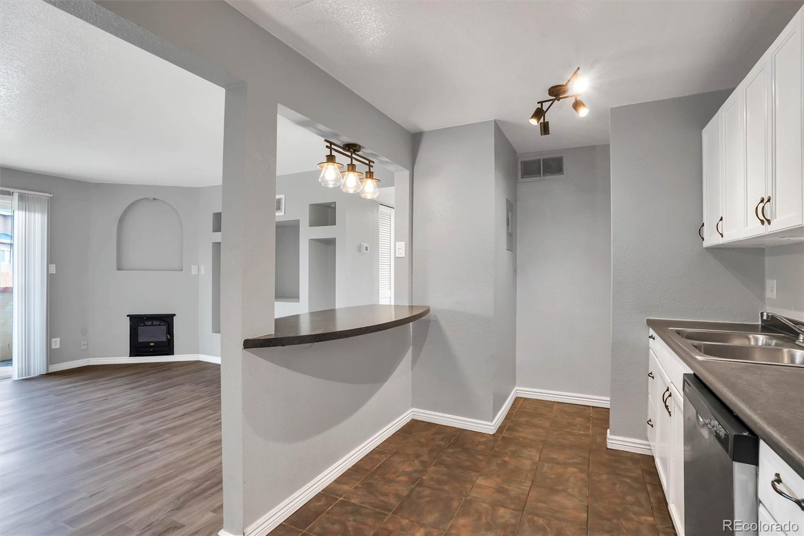 10211 Ura Lane 4-201