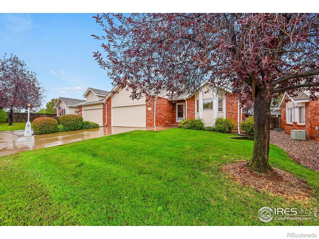 Photo of 1626 Tulip Court, Longmont, CO 80501 (MLS # IR1044400)
